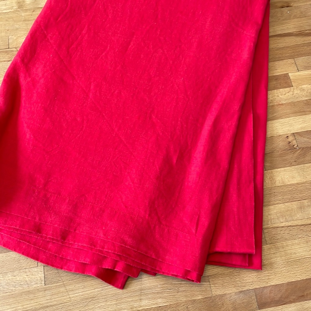 Crate&Barrel Helena Linen Tablecloth 60x90 Cherry